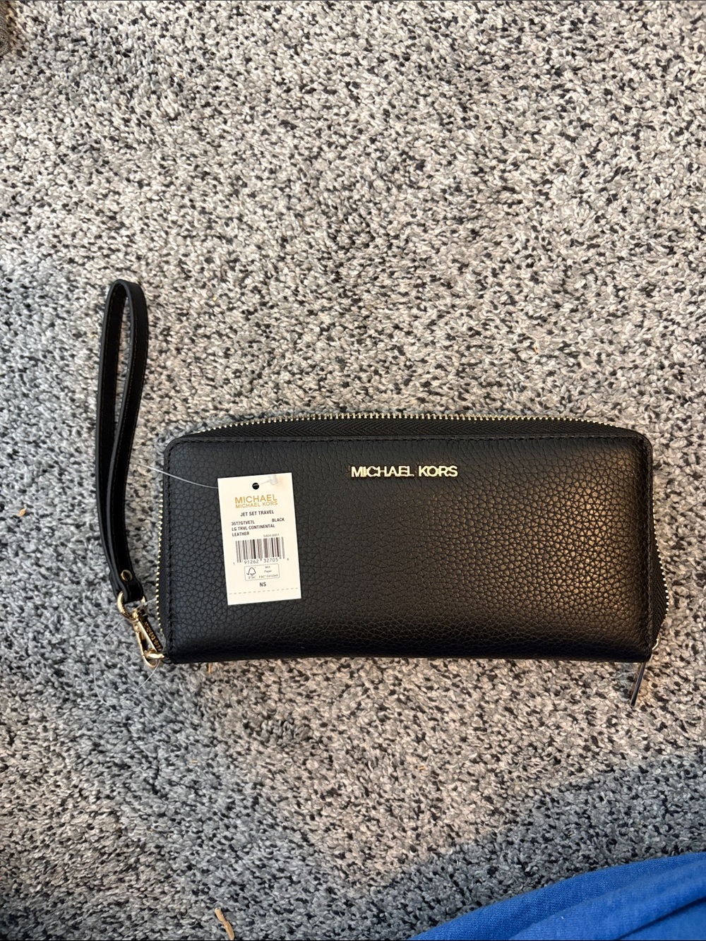 NWT. Michael Kors Hand Wristlets Bag